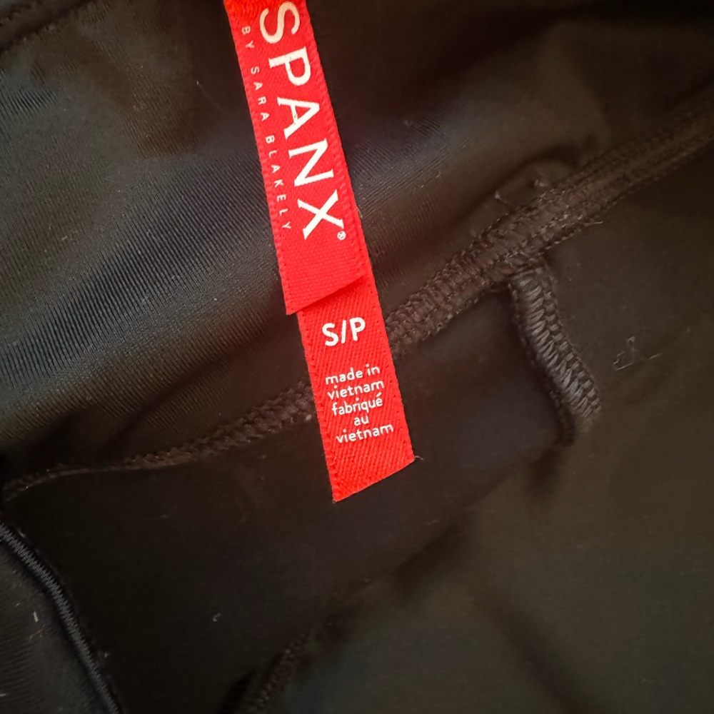 Spanx faux leather pointe leggings size small good condition